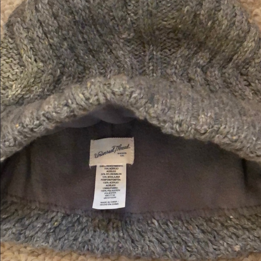 Women’s winter hat - Picture 2 of 3
